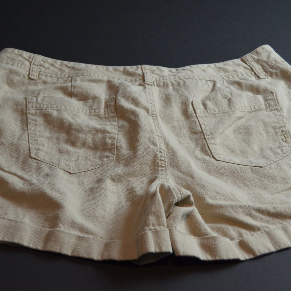Shorts - Picture 4 of 5